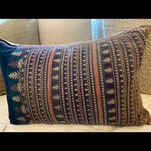Shoppe Amber Interiors vintage pillow 16x24